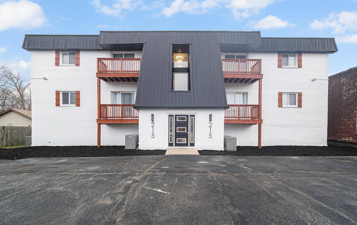 Apartment for rent at 215 E St, Hobart, IN 46342