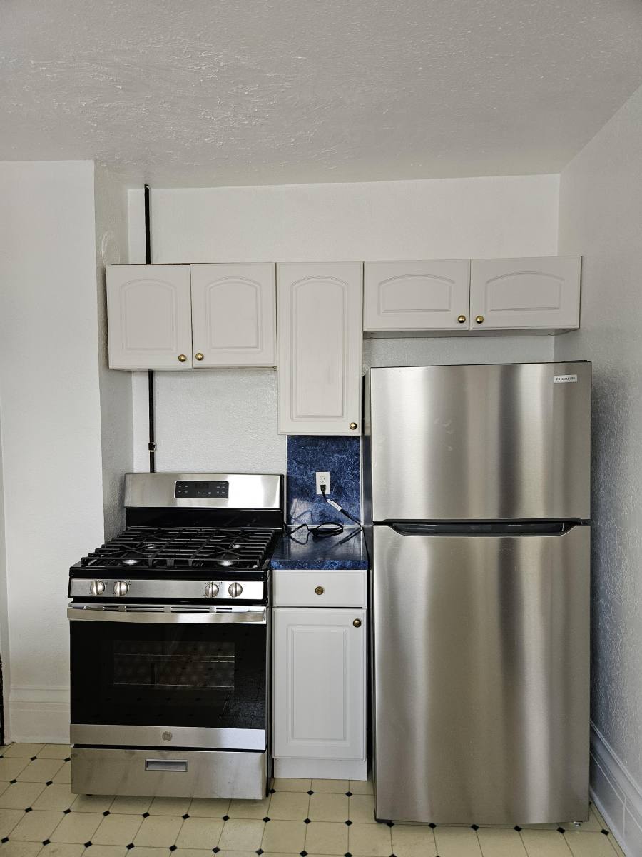 Apartment for rent at 908 Forsythe St, Toledo, OH 43605