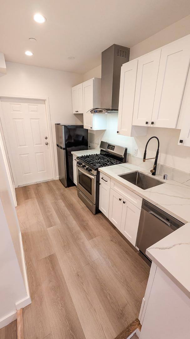 Apartment for rent at 1477 California St #7, San Francisco, CA 94109