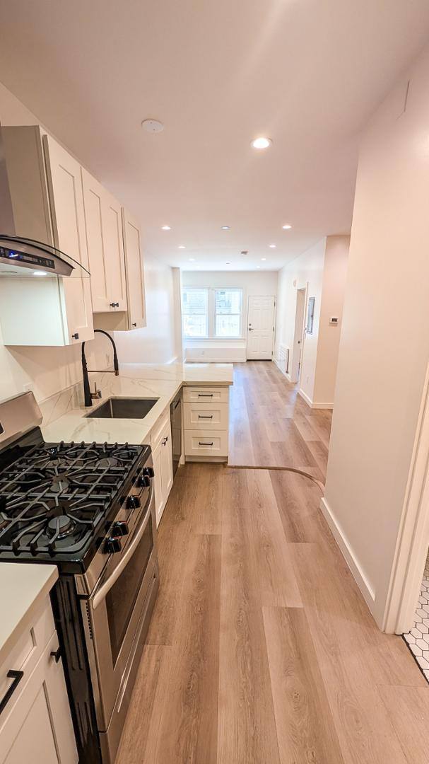 Apartment for rent at 1477 California St #7, San Francisco, CA 94109