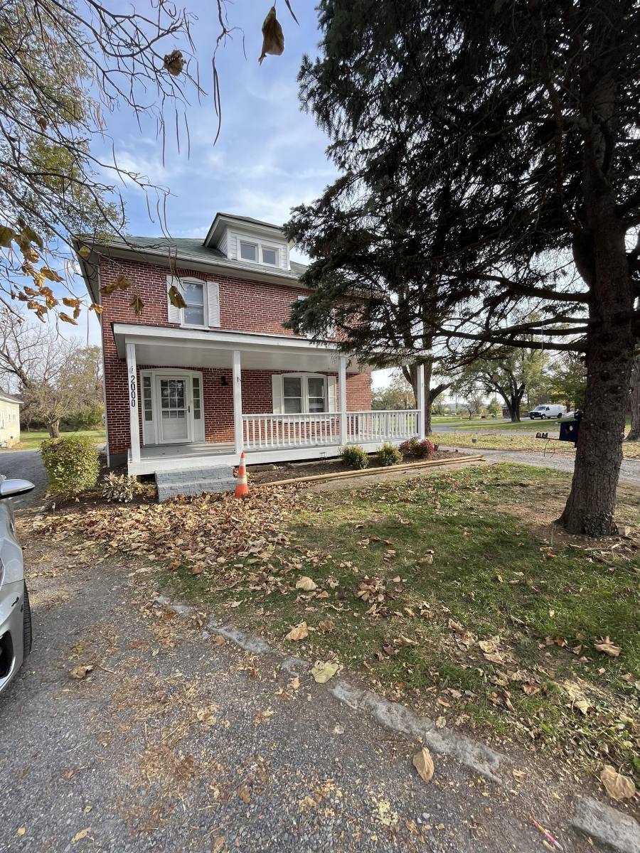 House for rent at 2000 Martinsburg Pk, Winchester, VA 22602