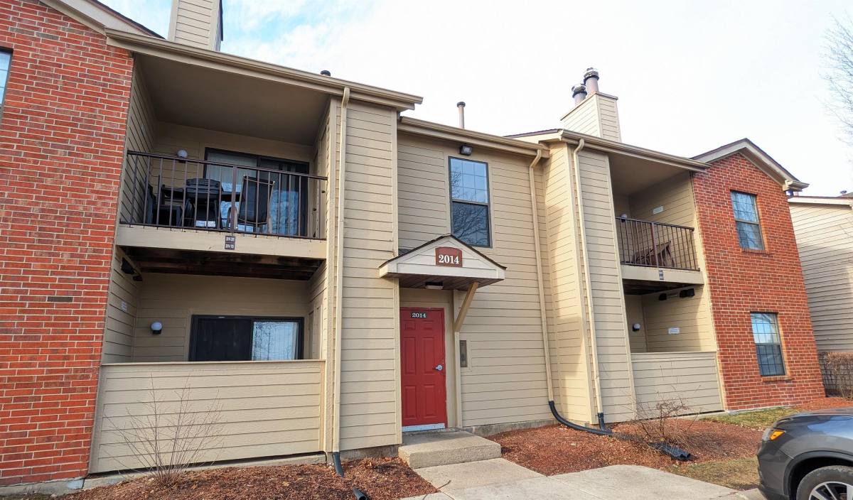 Condo for rent at Foxfire Condominiums, 2014 N Rand Rd #107, Palatine, IL 60074