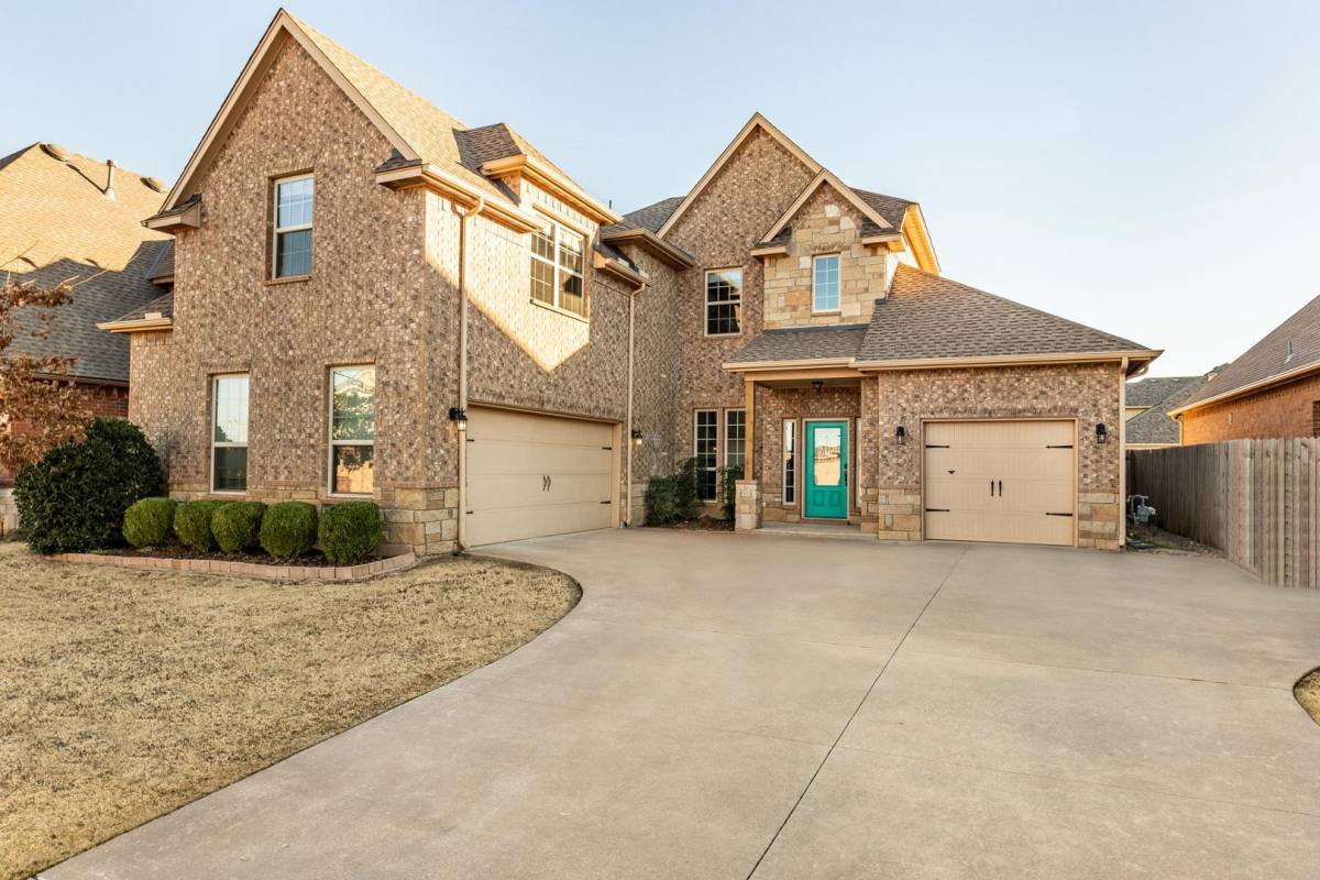 House for rent at Robin Ridge, 2304 NW 156th St, Edmond, OK 73013