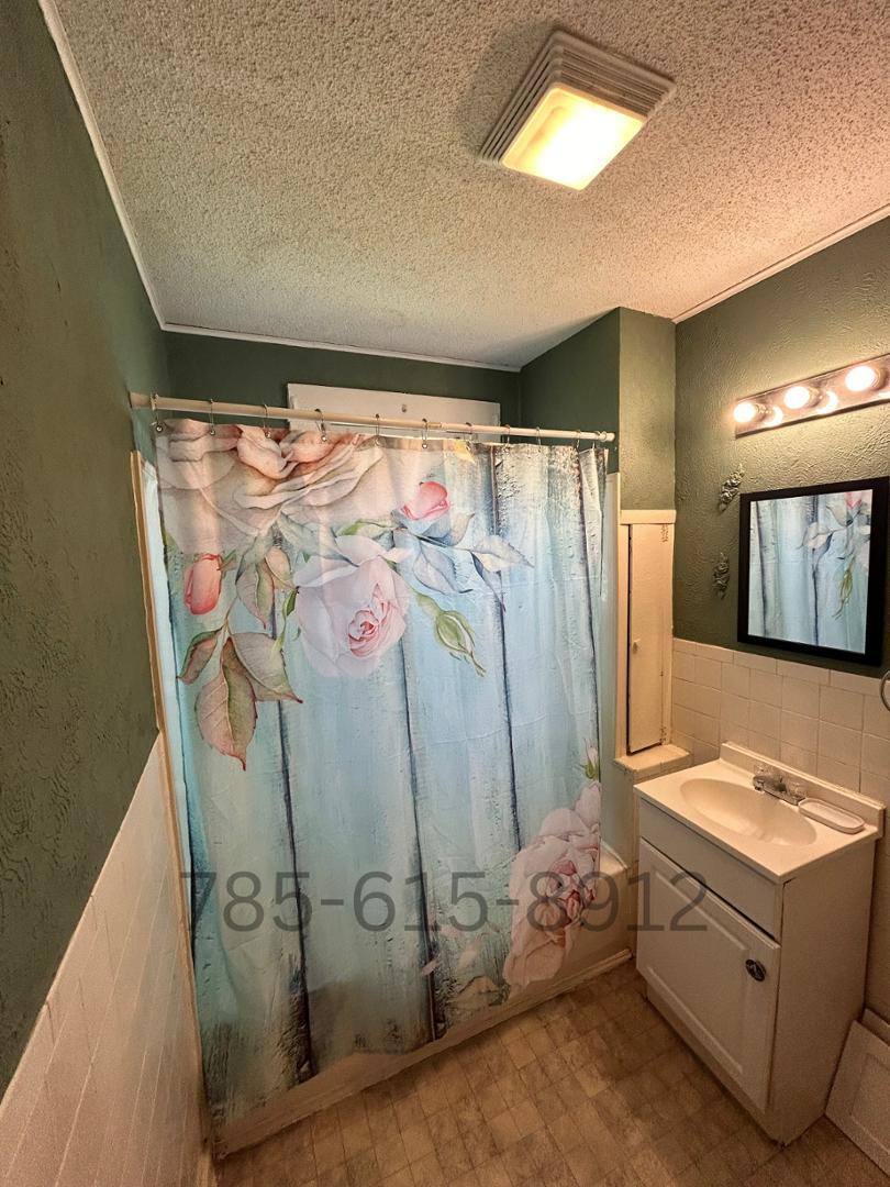 House for rent at 719 W 6th St, Ottawa, KS 66067