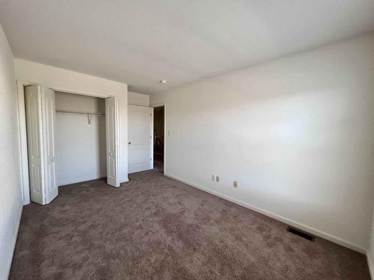 Townhouse for rent at Dennison Ridge, 152 Pumpkin Patch Lane, Hockessin, DE 19707