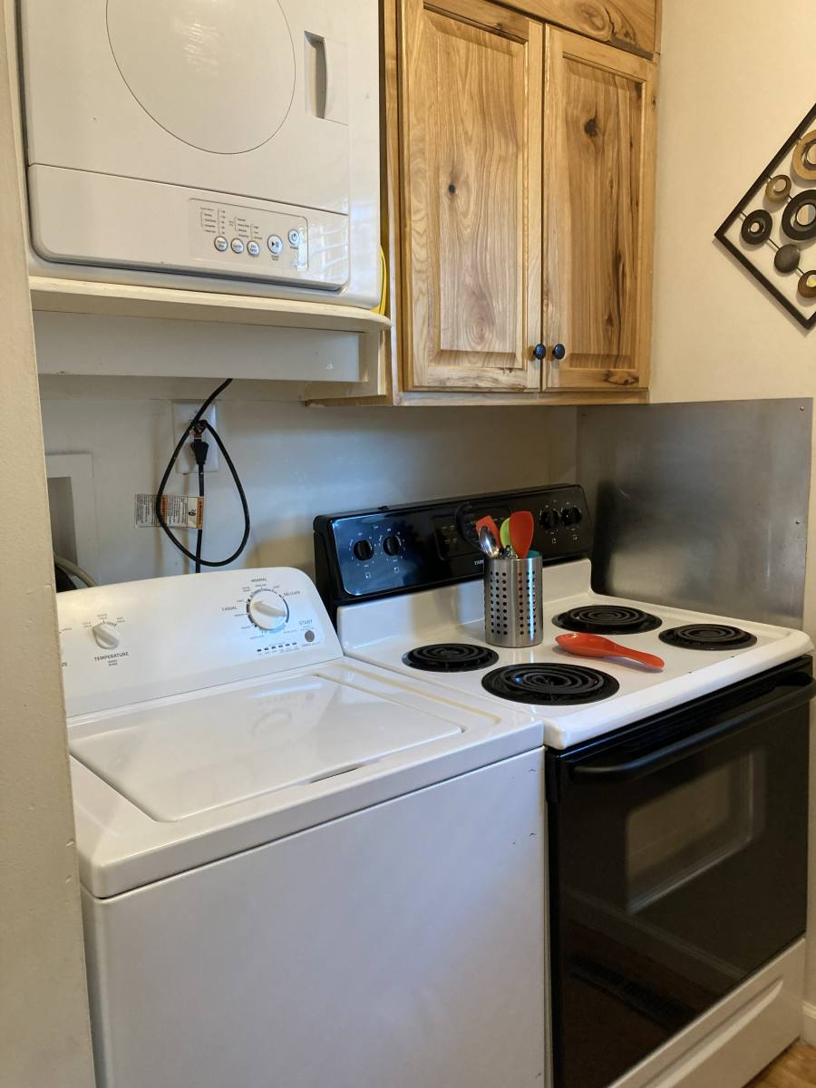 Apartment for rent at 4400 Genessee St #1W, Kansas City, MO 64111