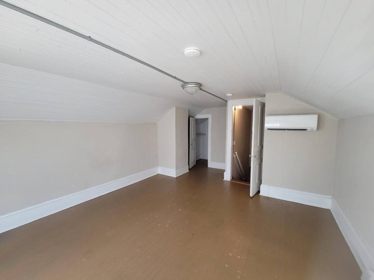 House for rent at 902 1 2 E St, Kinston, NC 28501