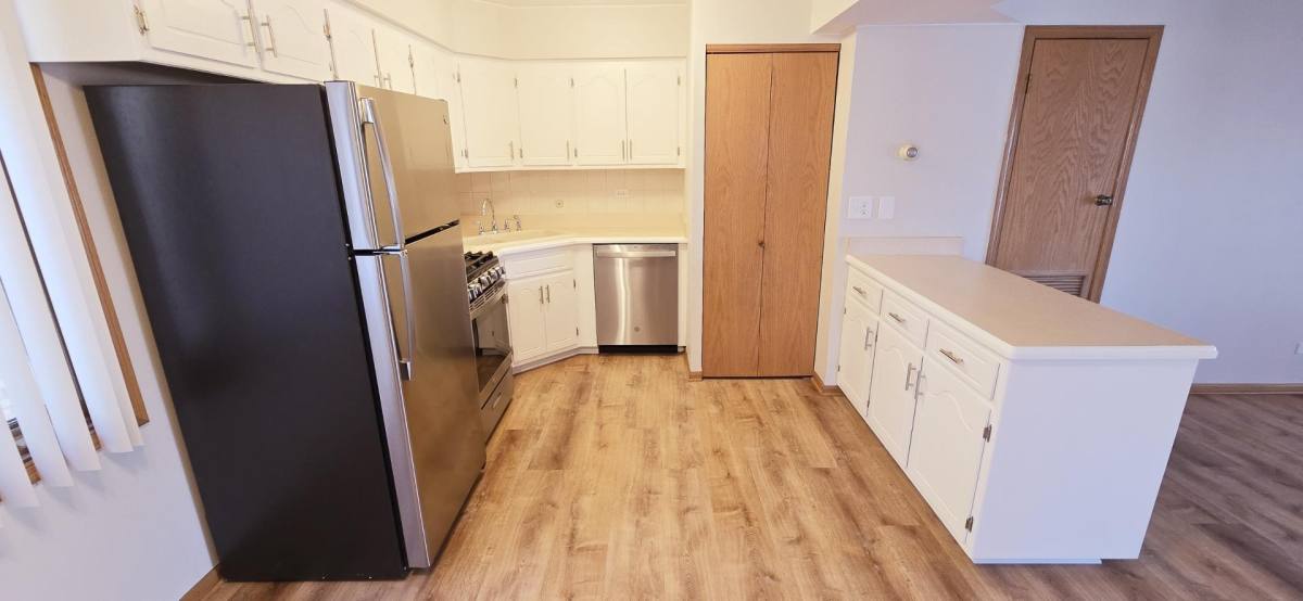 Apartment for rent at Minnicks Oak Lawn, 9517 Minnick Ave #2E, Oak Lawn, IL 60453