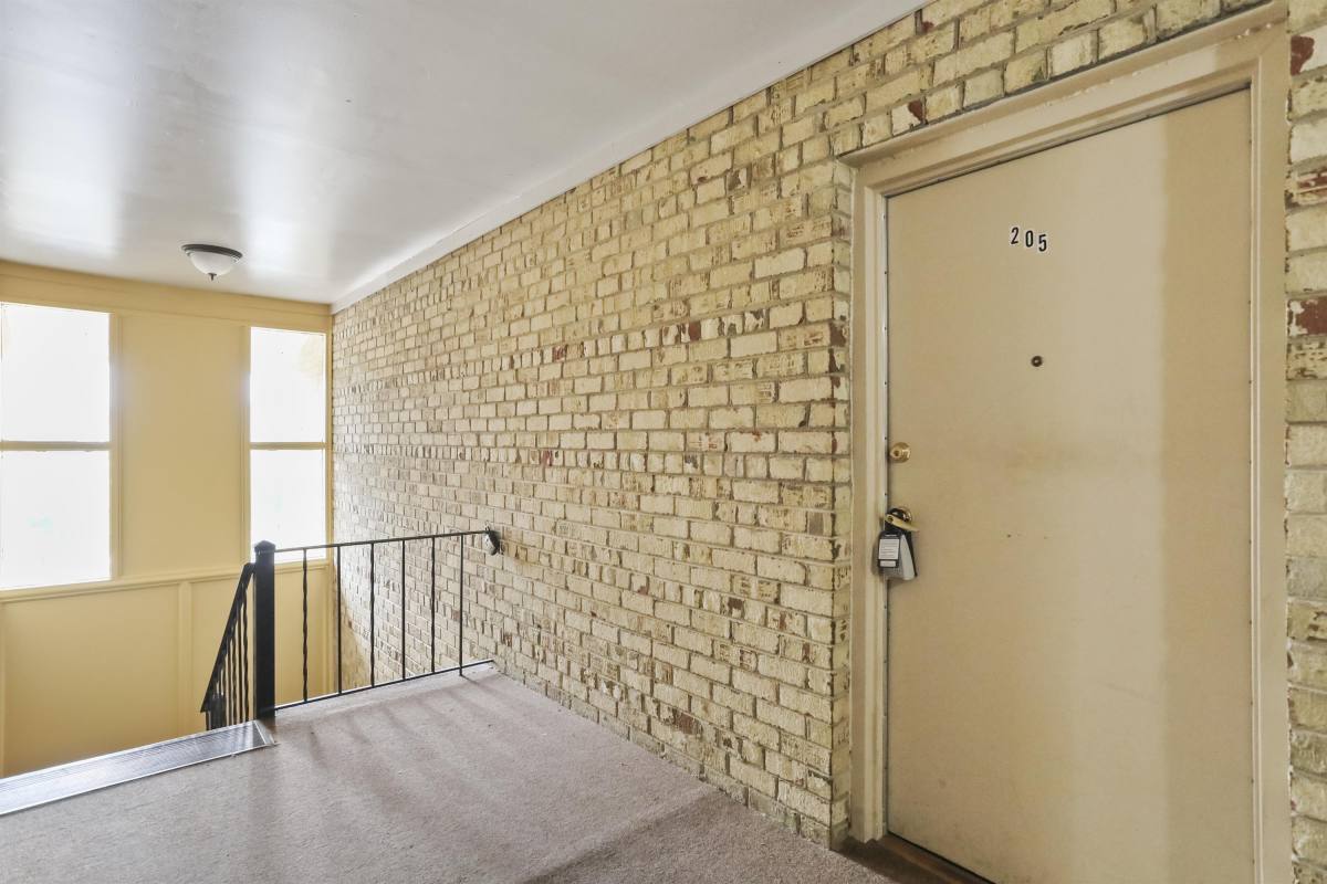 Apartment for rent at 620 6th Ave #205, Brunswick, MD 21716