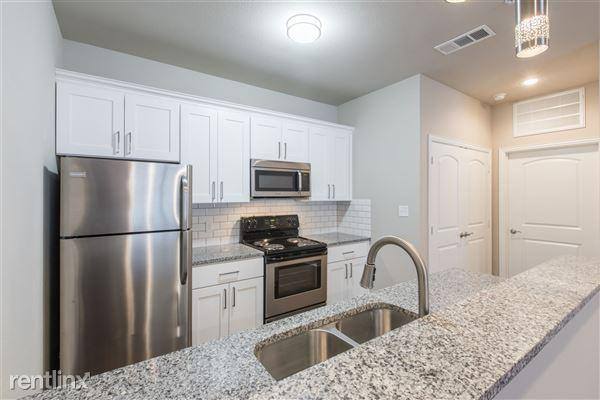 Apartment for rent at Luxury Apartment Homes, 1216 Ave A #12, Denton, TX 76201