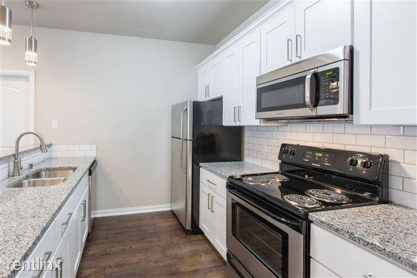Apartment for rent at Luxury Apartment Homes, 1216 Ave A #12, Denton, TX 76201