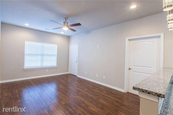 Apartment for rent at Luxury Apartment Homes, 1216 Ave A #12, Denton, TX 76201