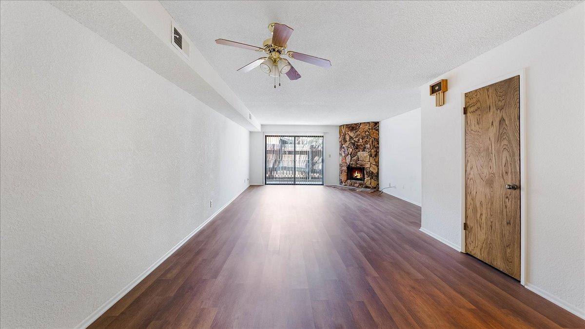 Townhouse for rent at 636 E Harvard Rd #C, Burbank, CA 91501