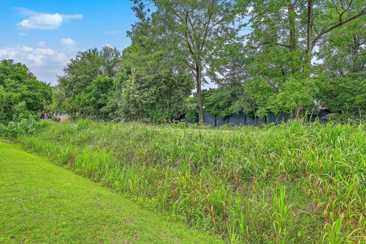 Apartment for rent at South Windemere, 652 Windermere Blvd #B, Charleston, SC 29407