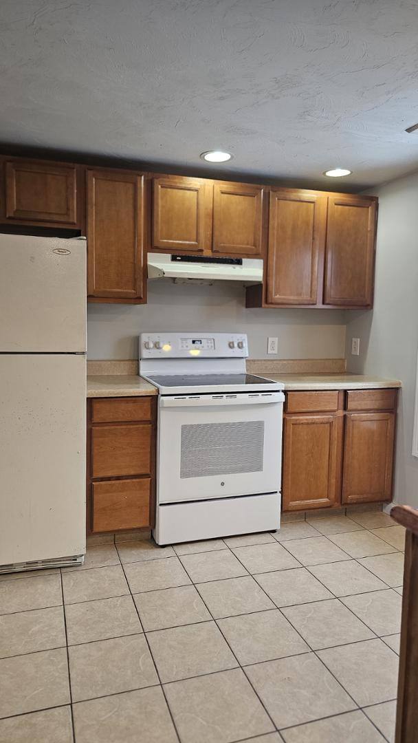 Apartment for rent at 1289 Stafford Rd #3, Tiverton, RI 02878