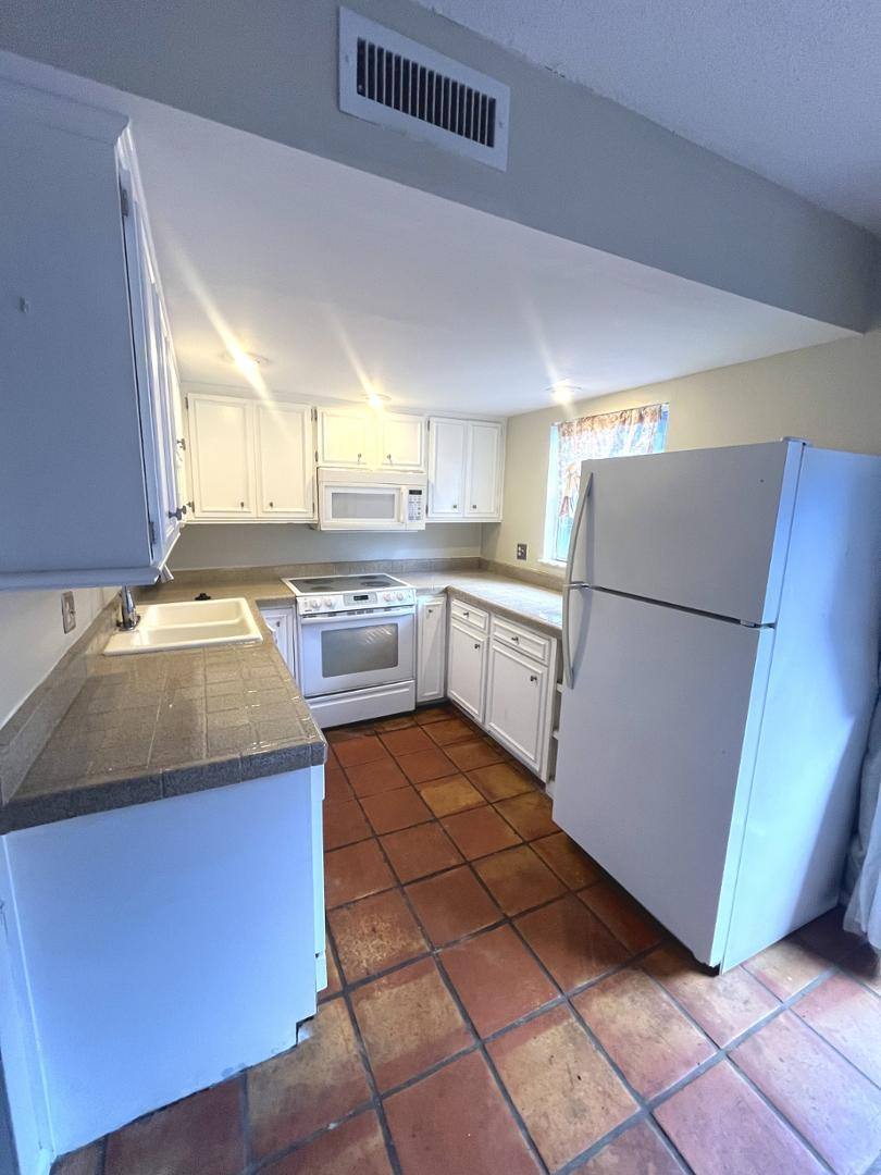 Townhouse for rent at Brandywine Dubsdread, 3104 Harrison Ave #1, Orlando, FL 32804