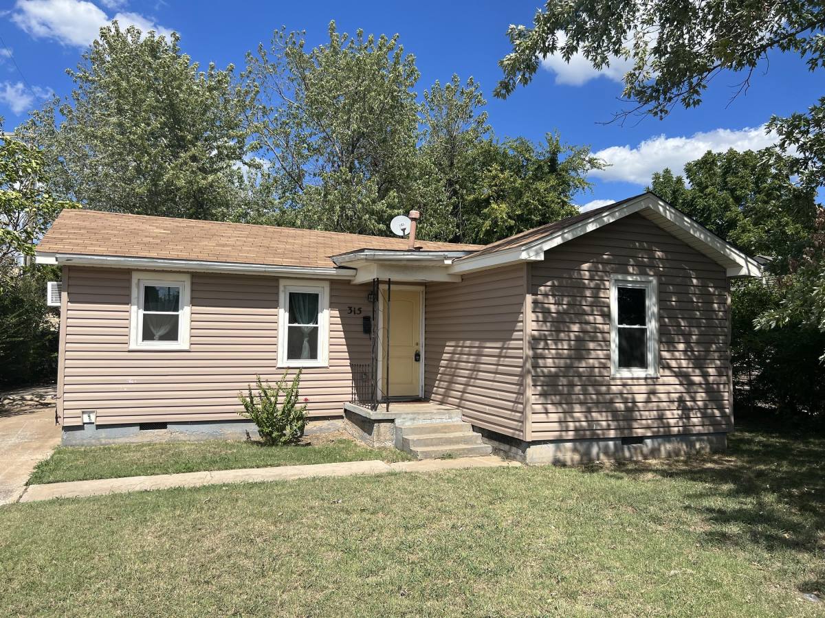 House for rent at Speckman Heights, 315 W Lilac Lane, Oklahoma City, OK 73110