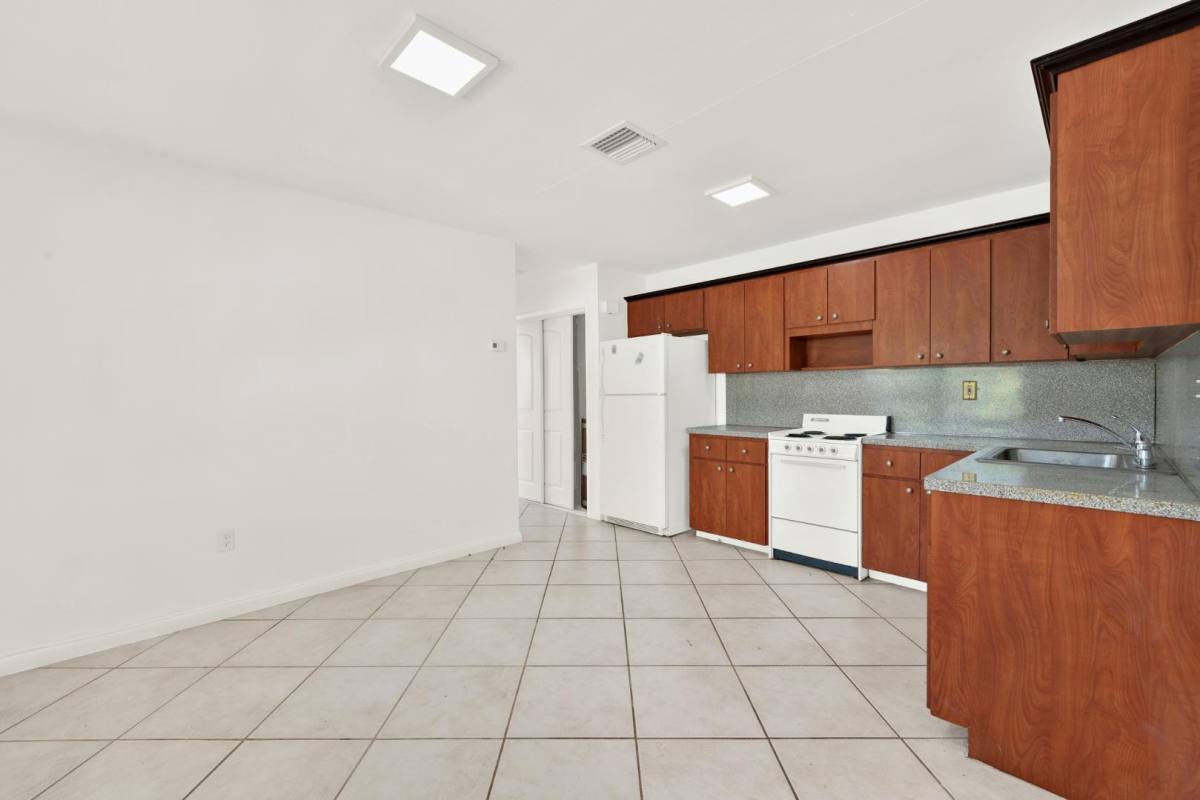 Apartment for rent at 340 Madeira Ave, Miami, FL 33134