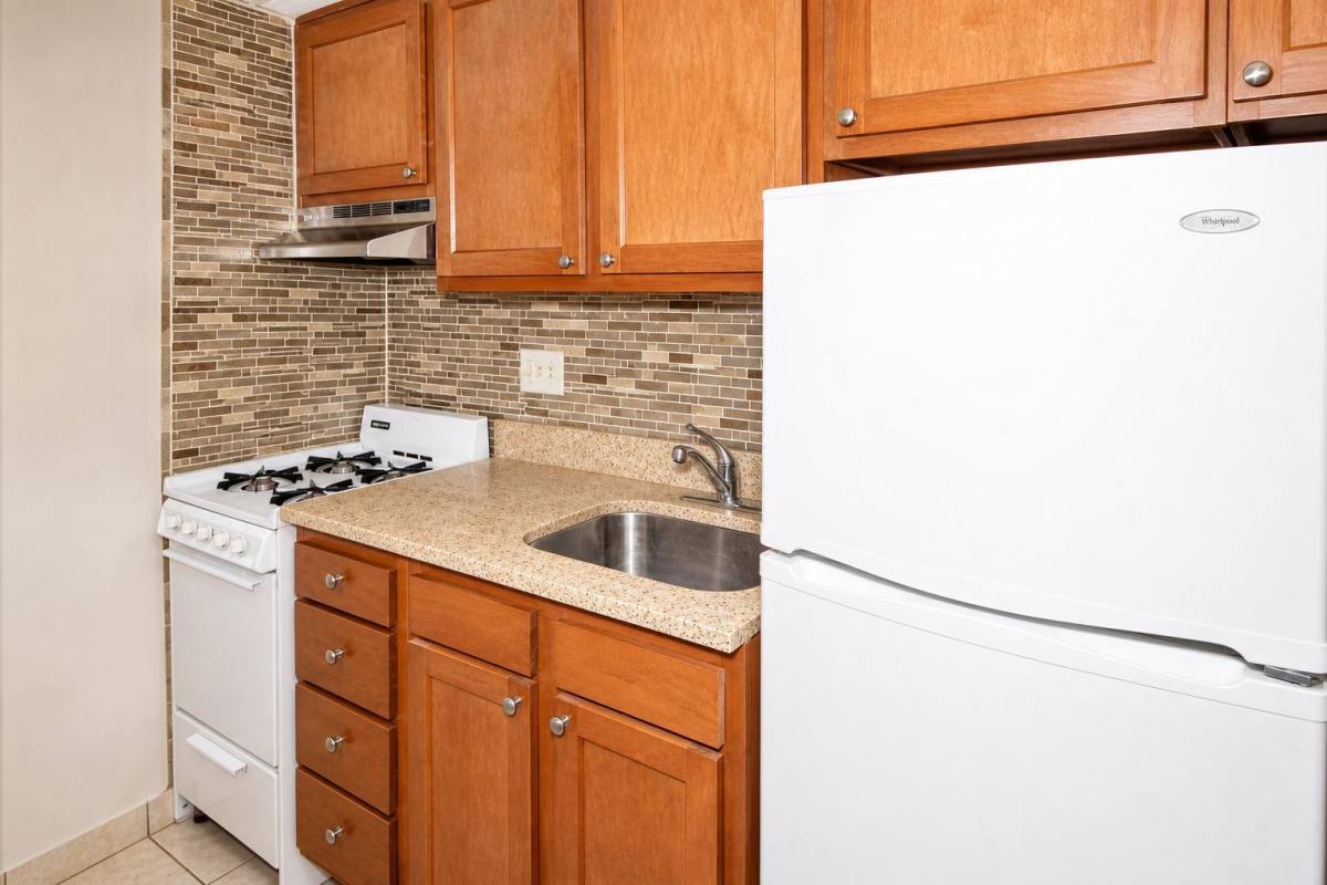 Apartment for rent at 422 E Wheeling St, Washington, PA 15301
