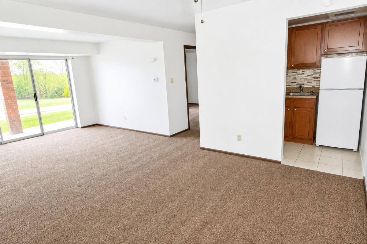 Apartment for rent at 422 E Wheeling St, Washington, PA 15301