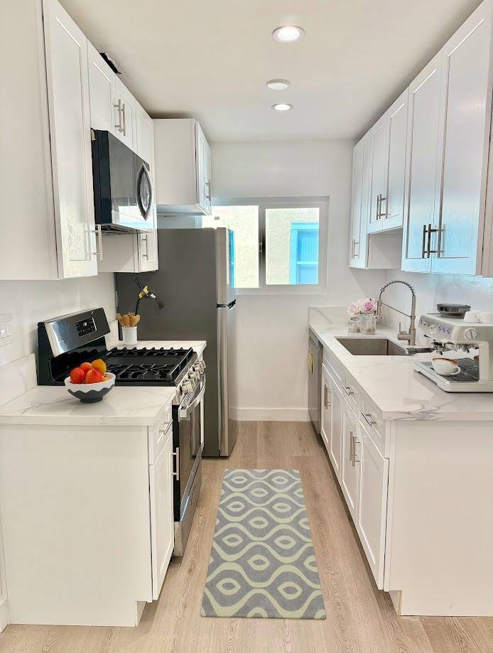 Apartment for rent at 934 South Street Andrews Place, 934 S Saint Andrews Place #2, Los Angeles, CA 90019