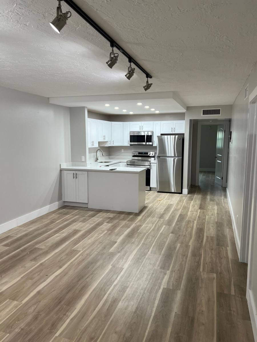 Apartment for rent at 320 SE 11th Ave, Pompano Beach, FL 33060