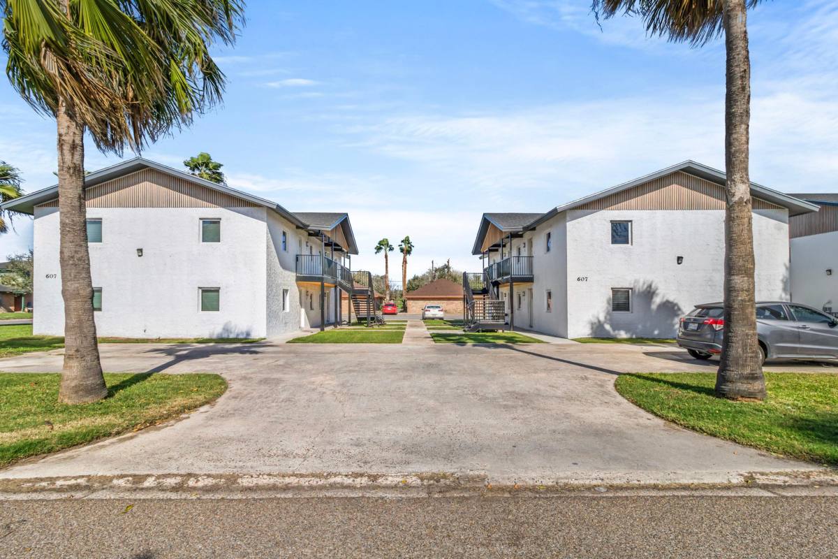 Apartment for rent at 607 E Washington St, Weslaco, TX 78596