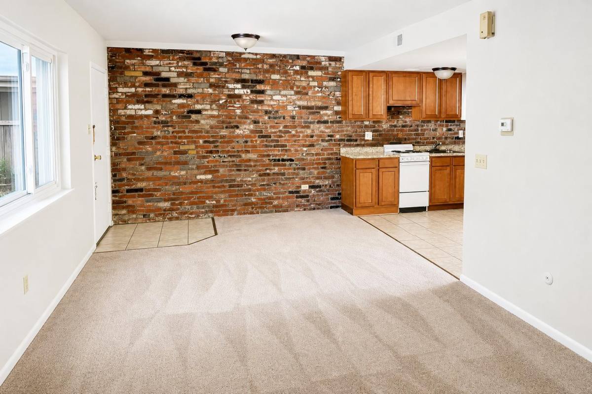 Apartment for rent at Bradford, 285 Moon Clinton Rd, Coraopolis, PA 15108
