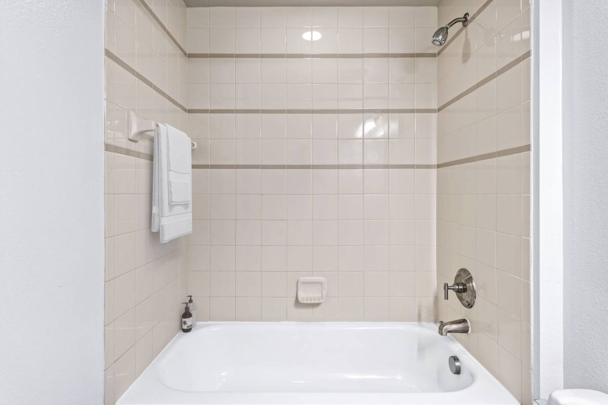 Apartment for rent at Aviah Flagler Village, 440 NE 4th Ave, Fort Lauderdale, FL 33301