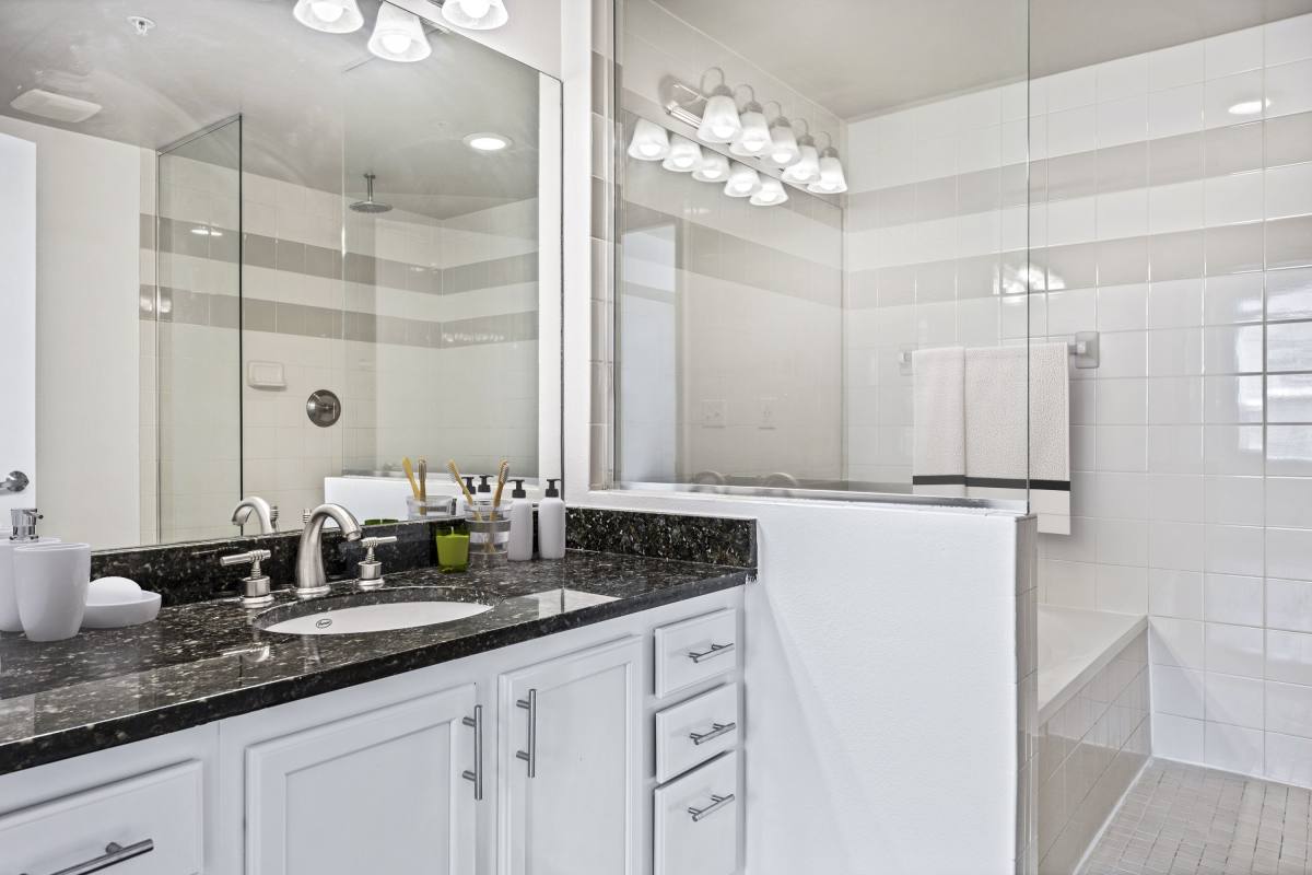 Apartment for rent at Aviah Flagler Village, 440 NE 4th Ave, Fort Lauderdale, FL 33301