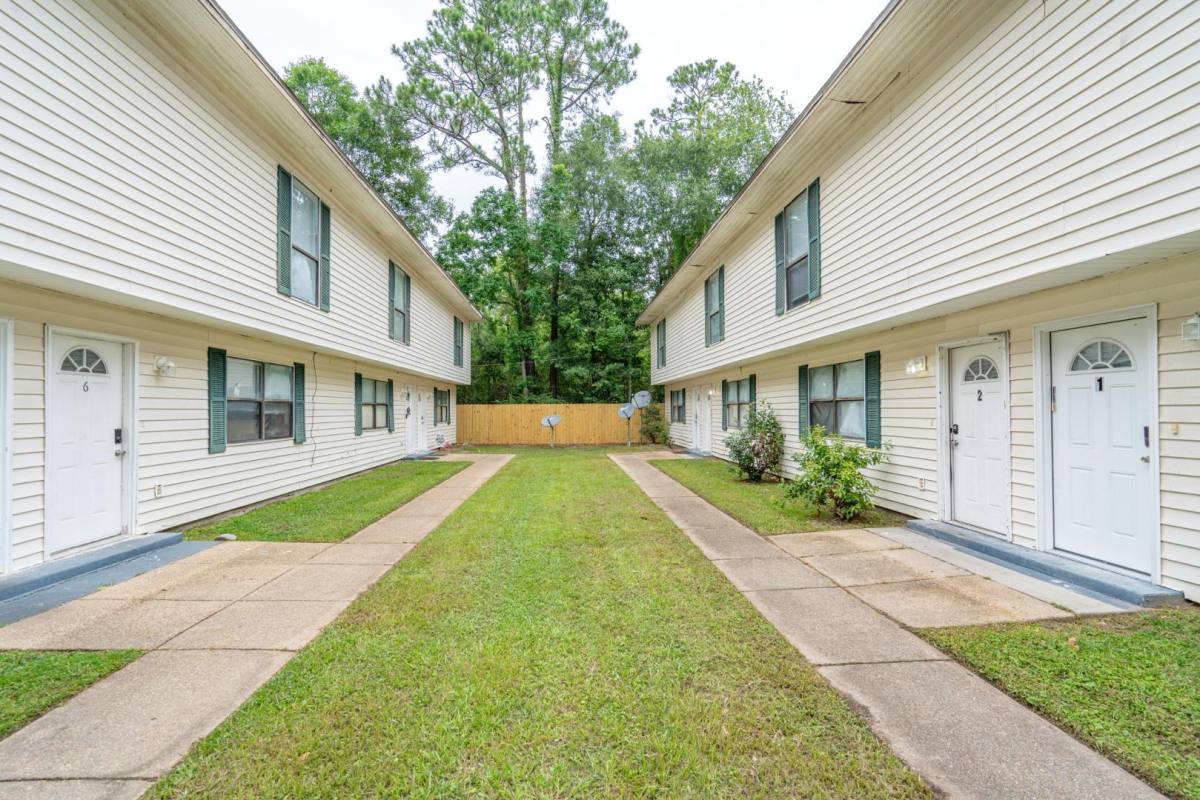 Apartment for rent at Central Park, 3333 12th Ave #6, Gulfport, MS 39501
