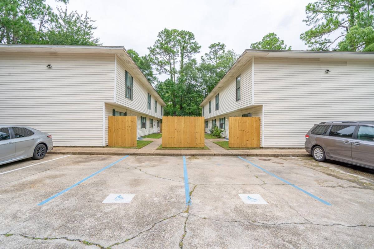 Apartment for rent at Central Park, 3333 12th Ave #6, Gulfport, MS 39501