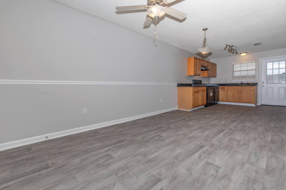Apartment for rent at 2119 Woodland Way, Jackson, MS 39209