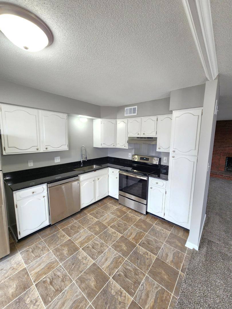 Apartment for rent at The Pines, 9530 Mission Rd, Leawood, KS 66206