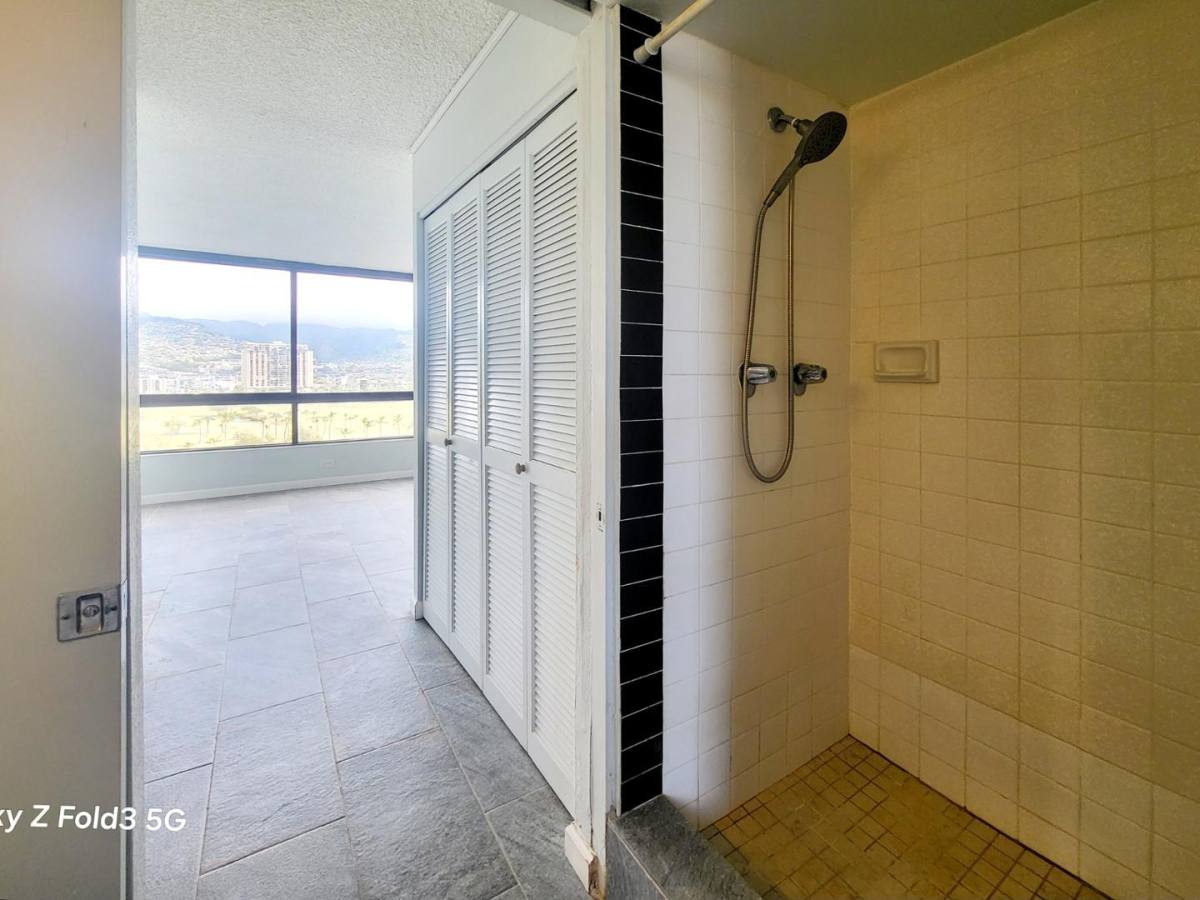 Apartment for rent at Monte Vista, 320 Liliuokalani Ave #1504, Honolulu, HI 96815