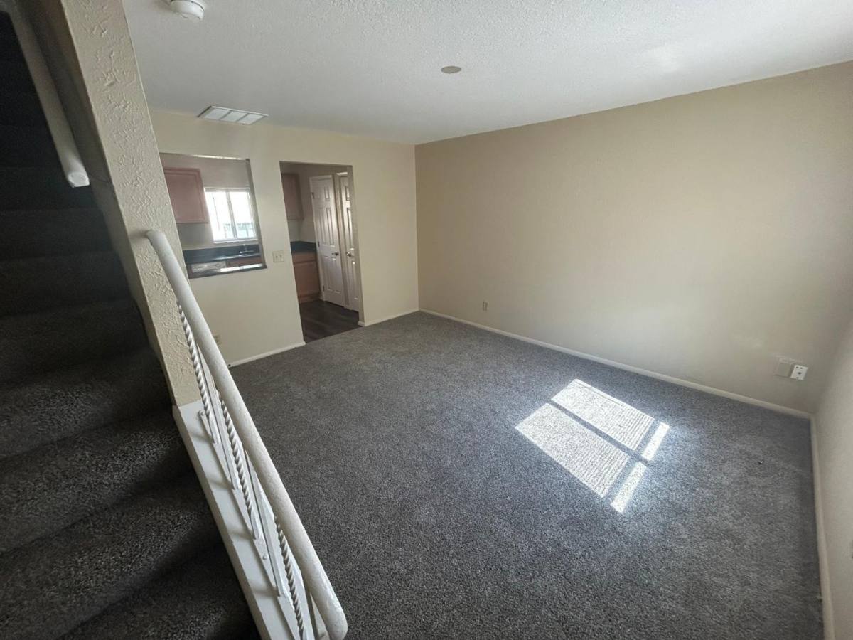Townhouse for rent at Remington Place, 916 S Byrne Rd E, Toledo, OH 43609