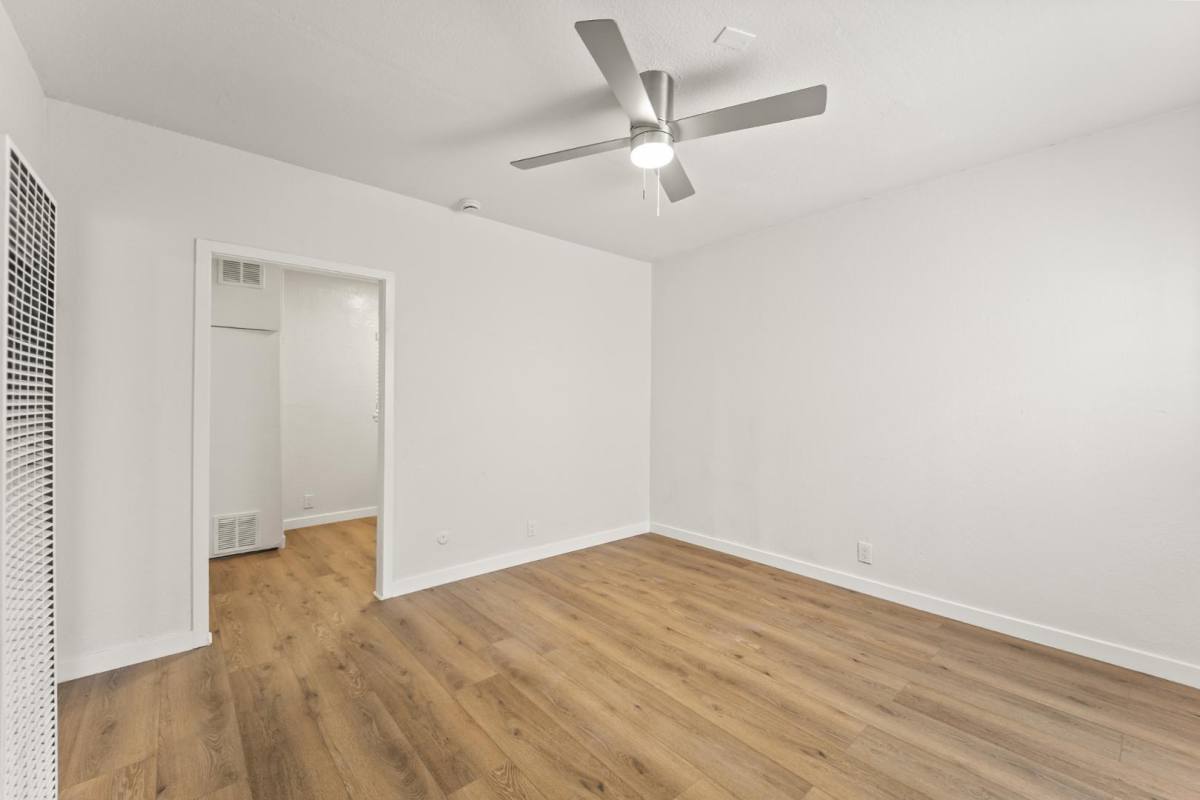 Apartment for rent at 2627 West Boulevard, 2627 W Blvd #122, Los Angeles, CA 90016