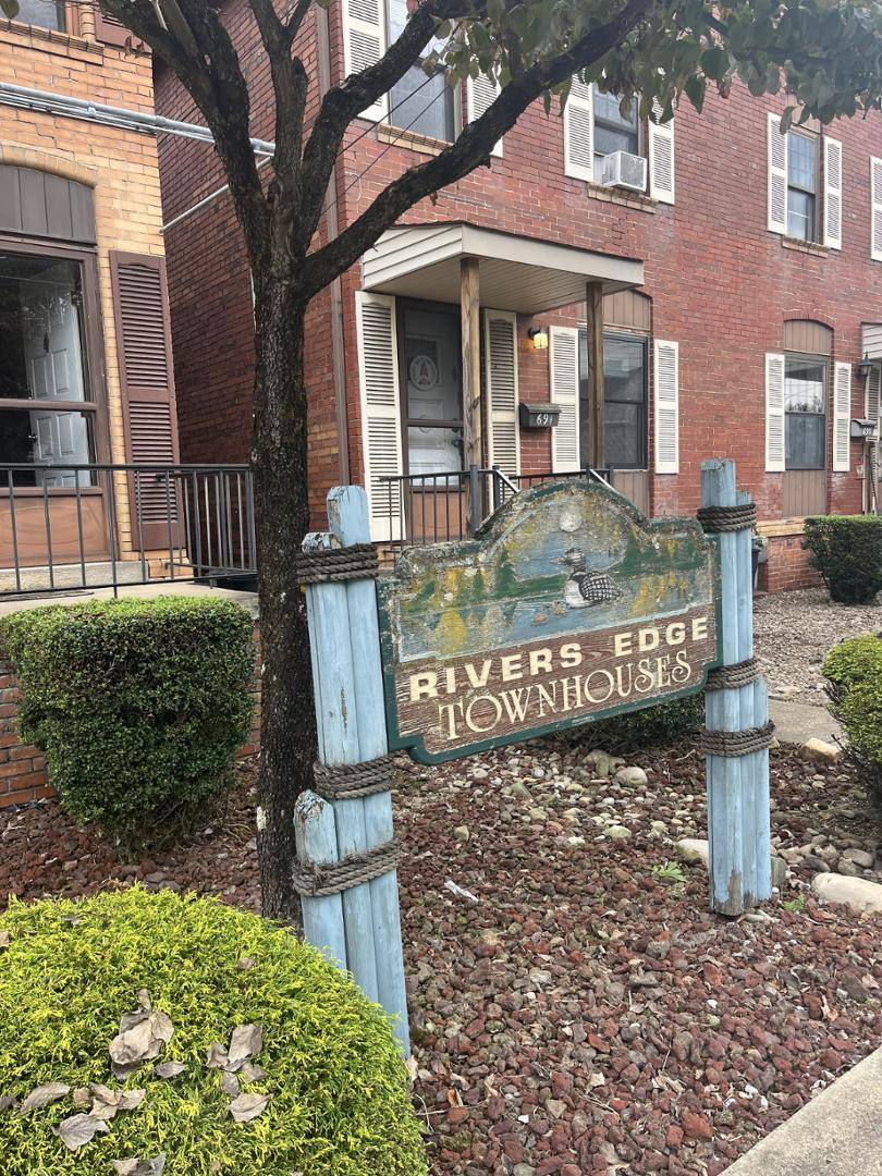 Townhouse for rent at 689 N Water St #689A, Kittanning, PA 16201