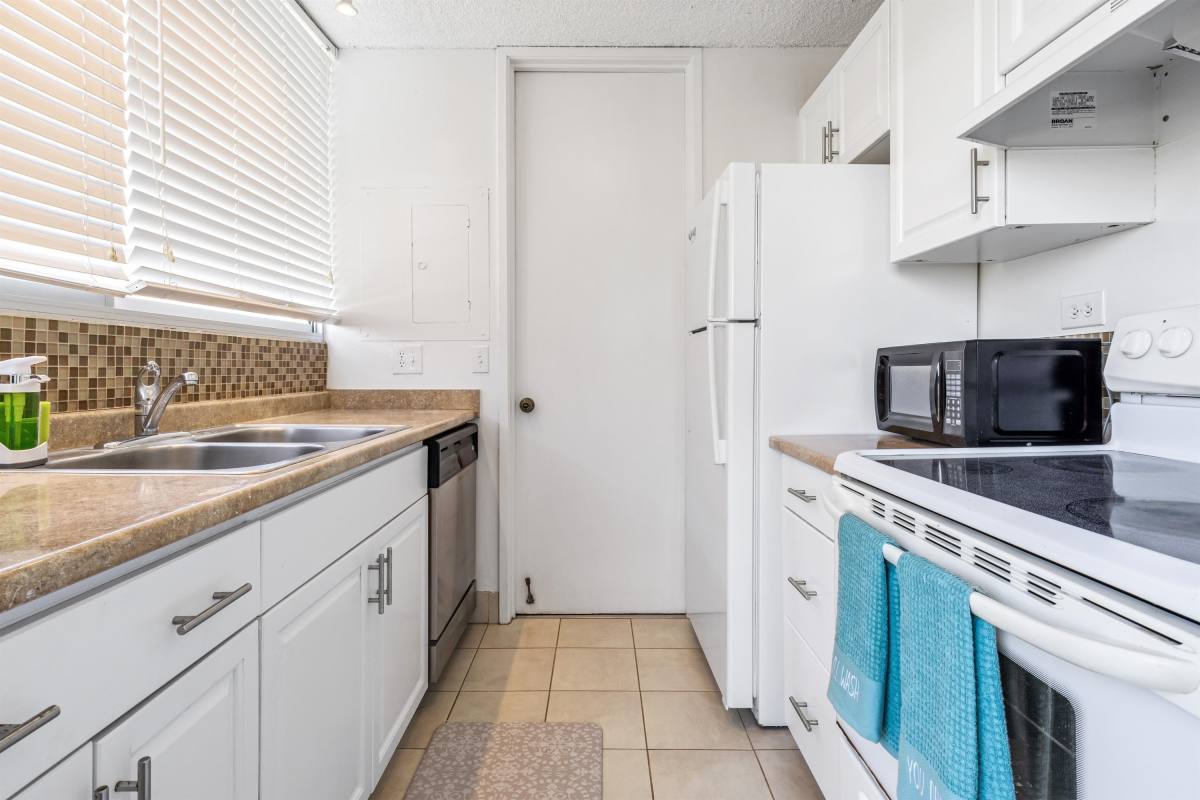 Apartment for rent at Four Forty Four Nahua, 444 Nahua St #1401, Honolulu, HI 96815