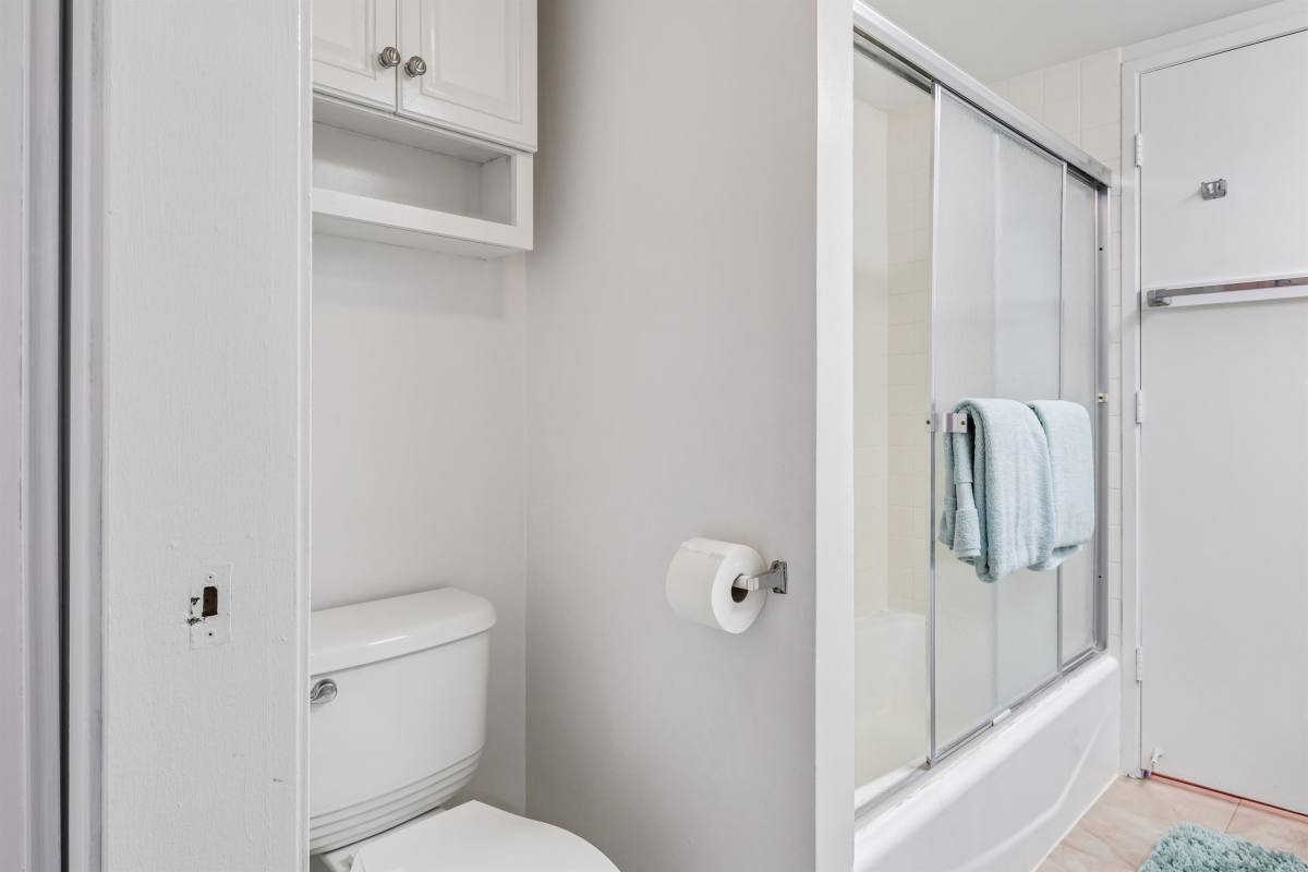 Apartment for rent at Four Forty Four Nahua, 444 Nahua St #1401, Honolulu, HI 96815