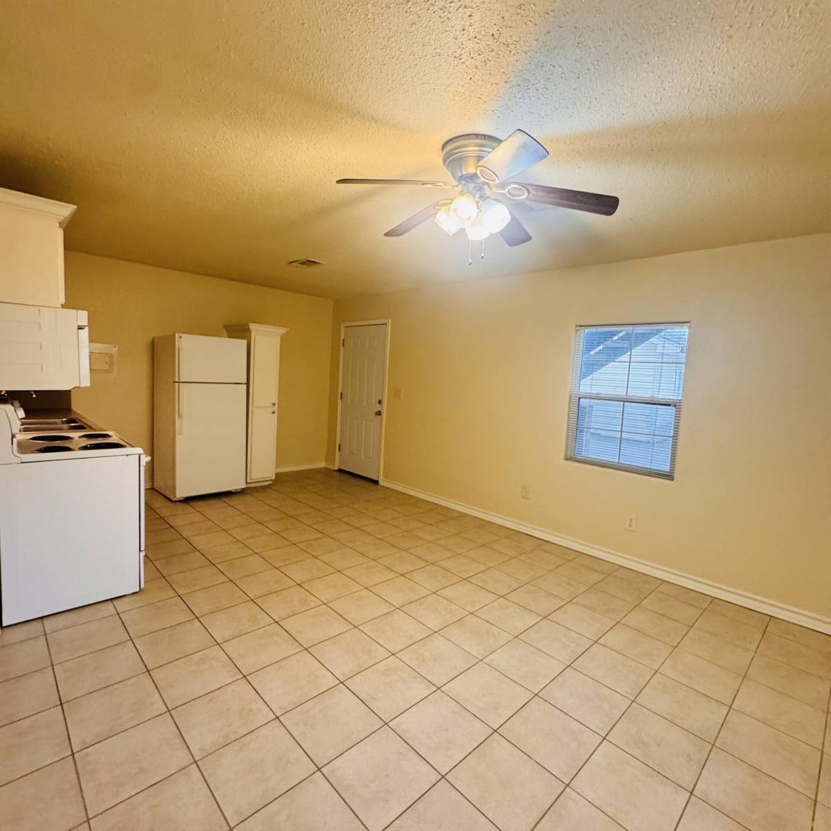 Apartment for rent at 2094 Texas Ave, Bridge City, TX 77611