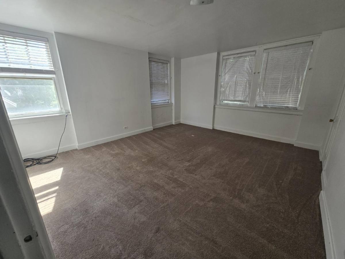 Apartment for rent at 813-815-817 E Jefferson St #9, Macomb, IL 61455