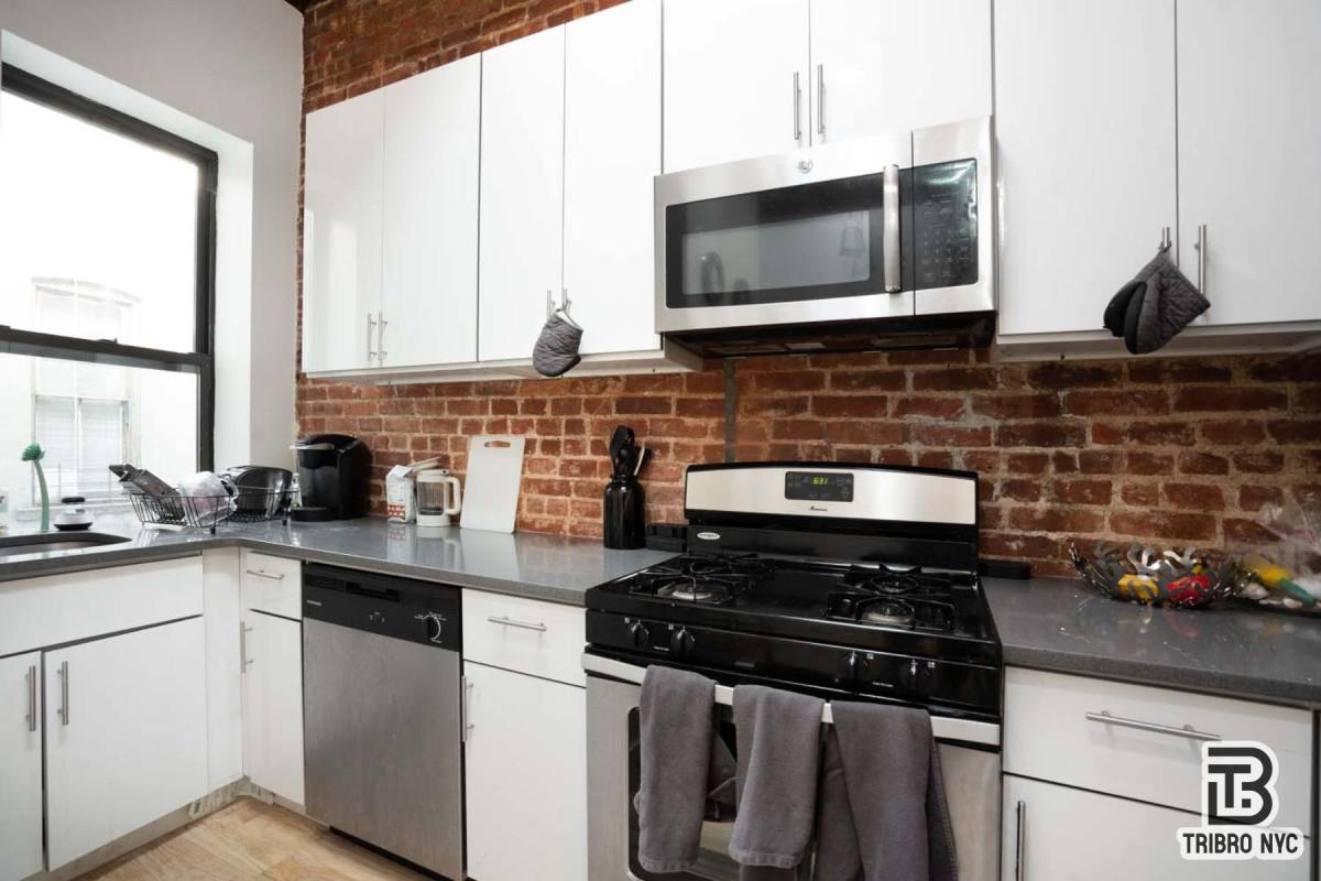 Apartment for rent at 37 Monroe St #5A, Wareham, MA 02571