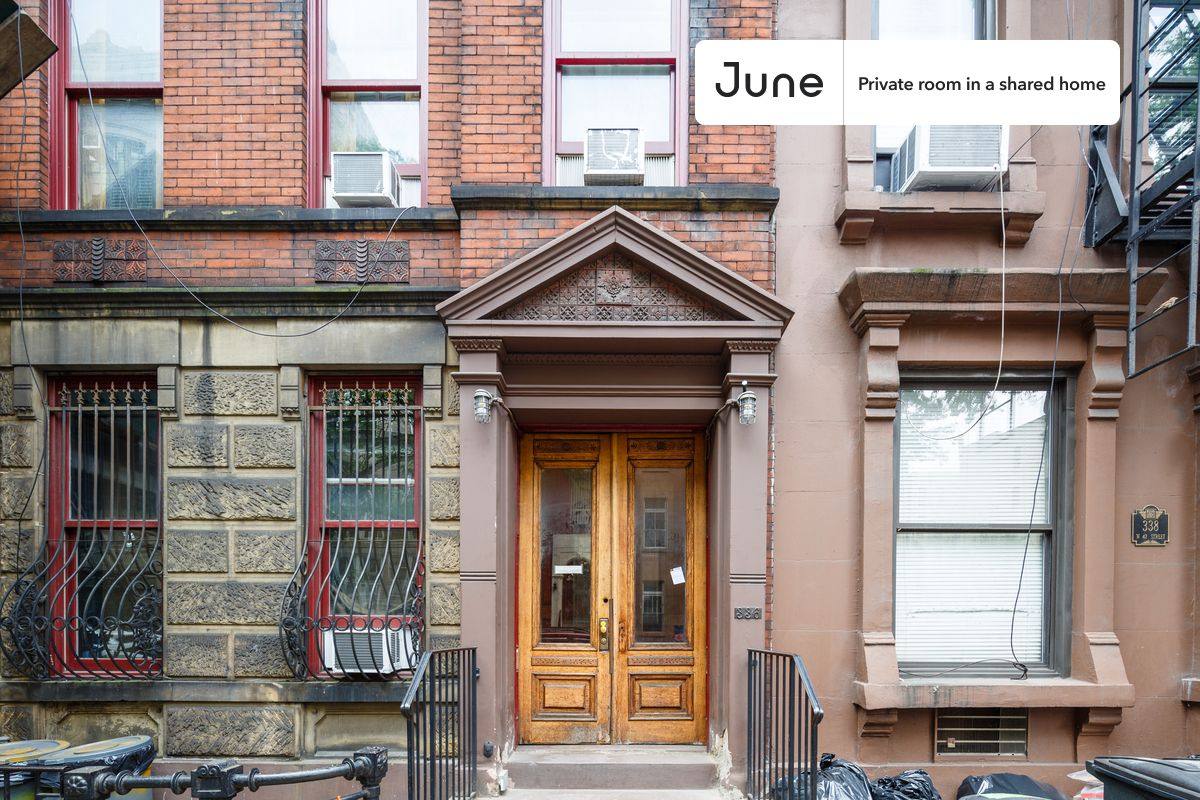Apartment for rent at 336 W 47th St, New York, NY 10036