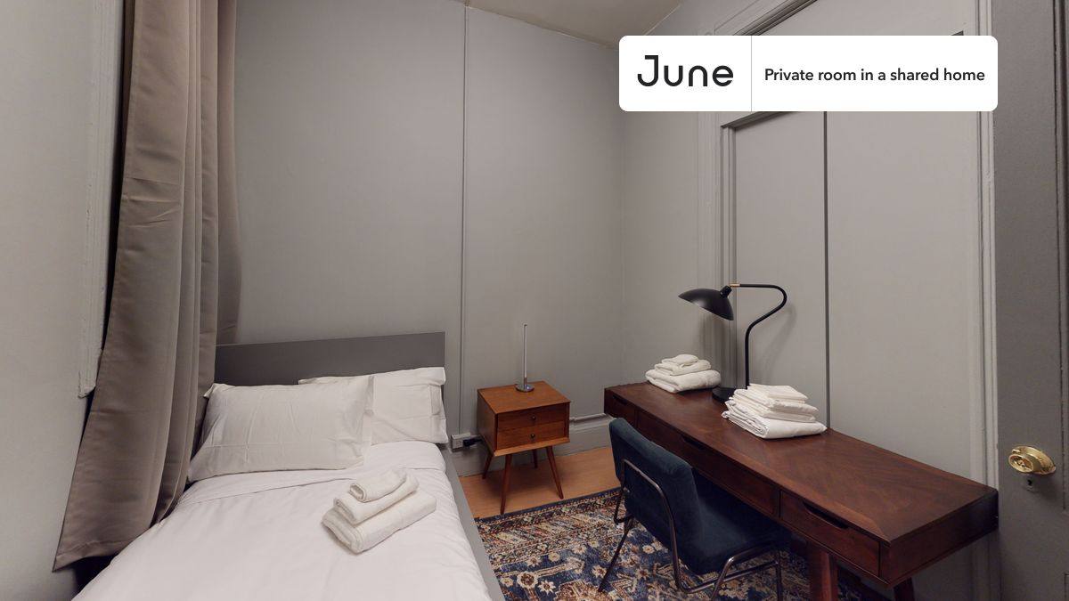 Apartment for rent at 336 W 47th St, New York, NY 10036