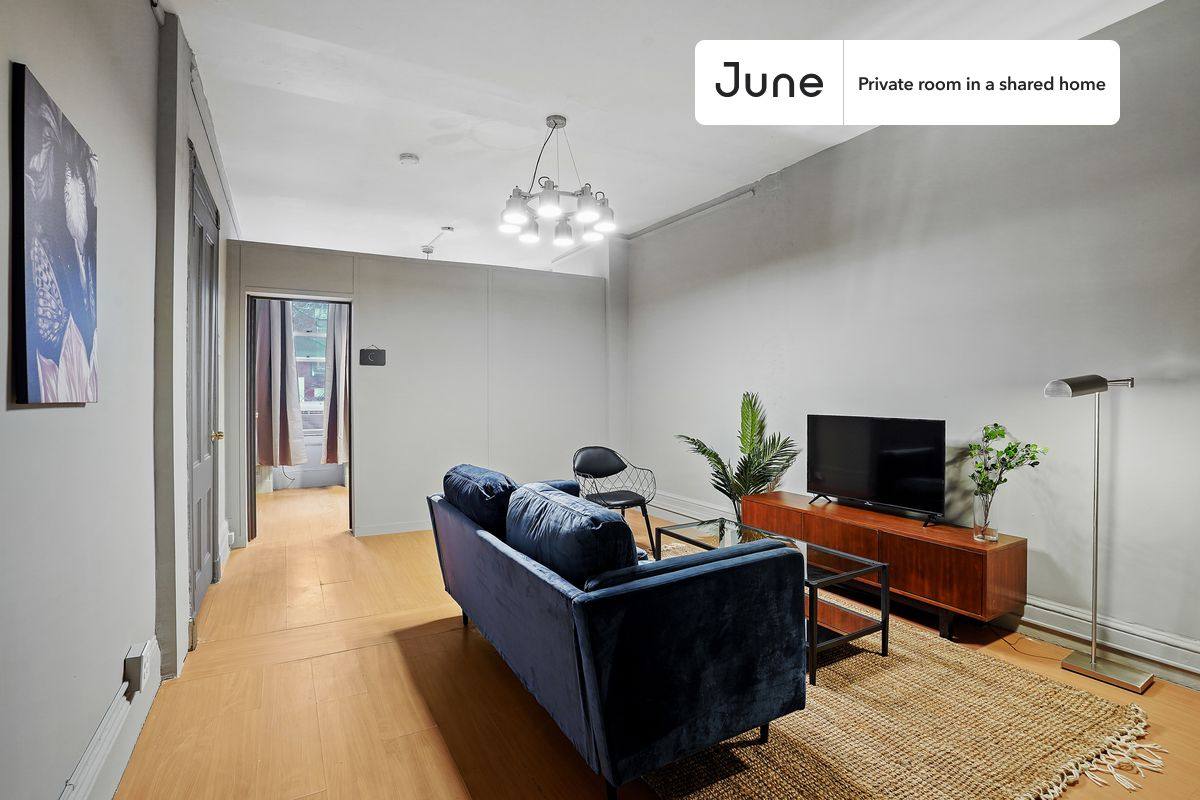 Apartment for rent at 336 W 47th St, New York, NY 10036