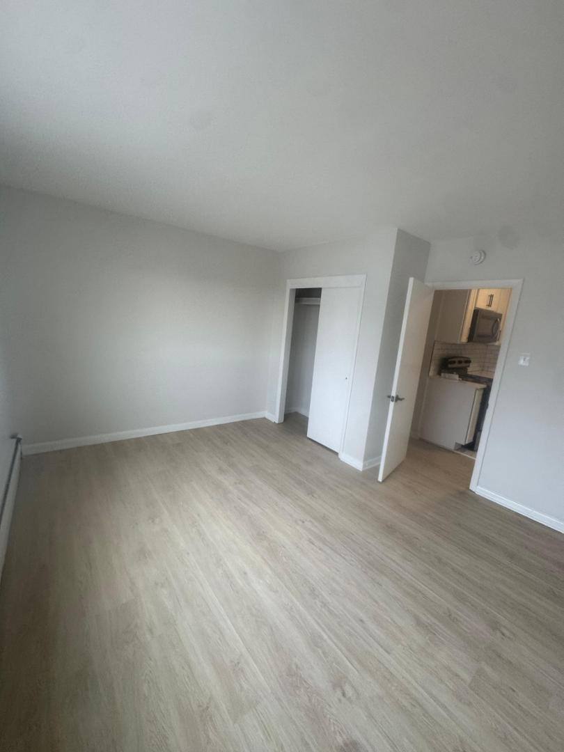 Apartment for rent at Elmwood Gardens, 1528 Elmwood Ave, Folcroft, PA 19032