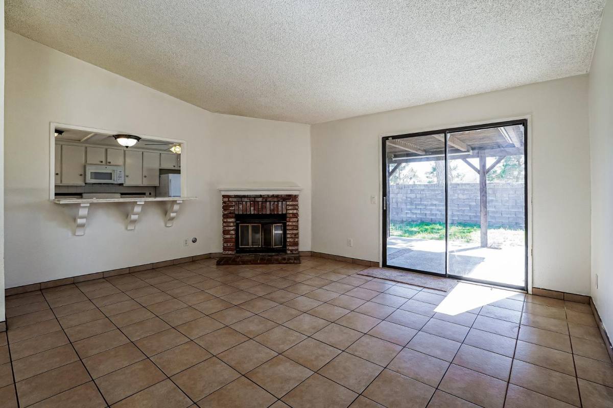 House for rent at 1138 E Ave R7 #1138EAVE, Palmdale, CA 93550