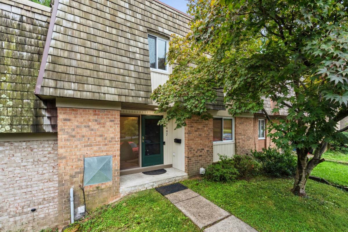 Townhouse for rent at 19407 Battleridge Way #1, Montgomery Village, MD 20886
