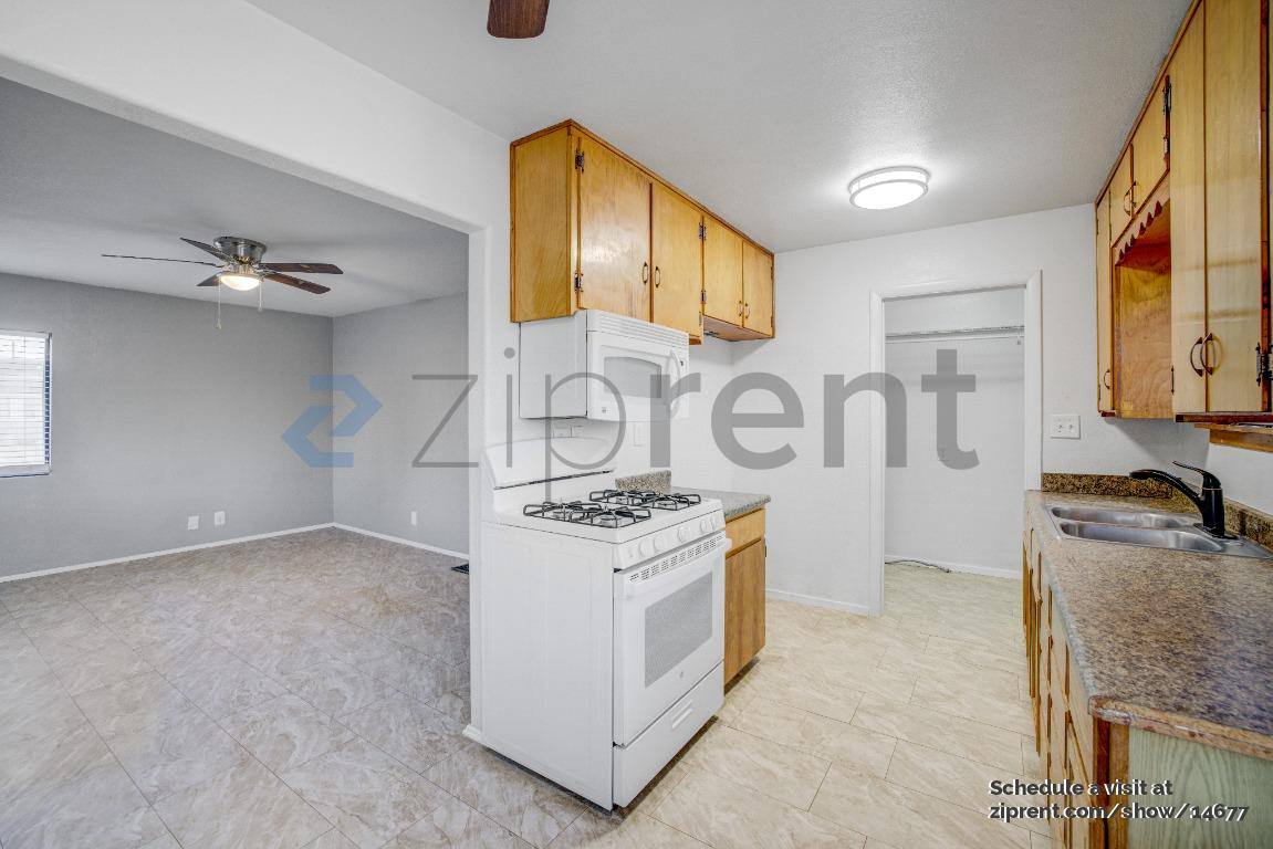 House for rent at 42603 50th St W, Lancaster, CA 93536